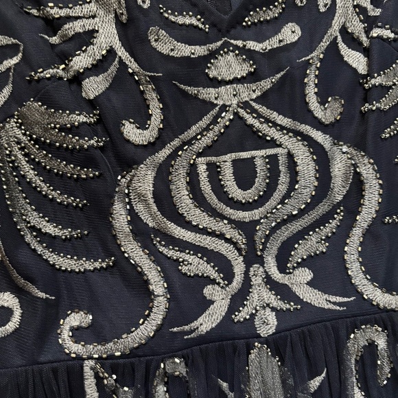 JS Collections V-NECK BEADED EMBROIDERED GOWN Size 2 New With Tag Navy Blue - Picture 4 of 8